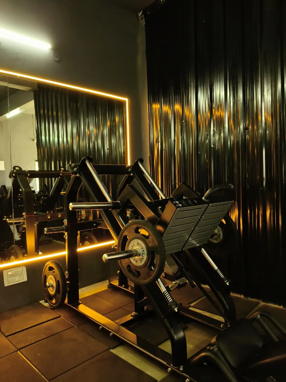 The FitHub Gym training zone - image 4